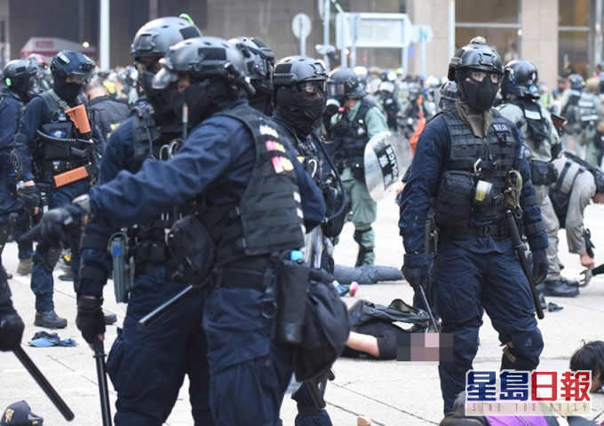 高院裁定警员不展示编号违反《人权法》。资料图片