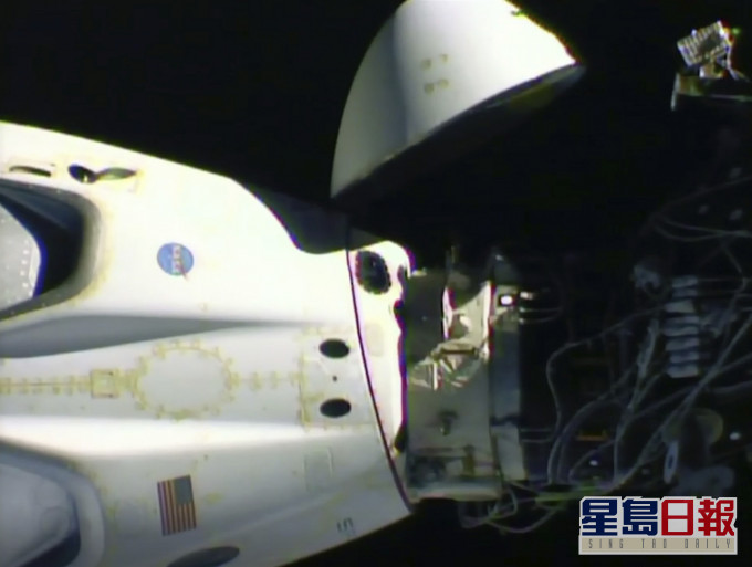 SpaceX「龍」飛船離開國際太空站降落墨西哥灣。 AP