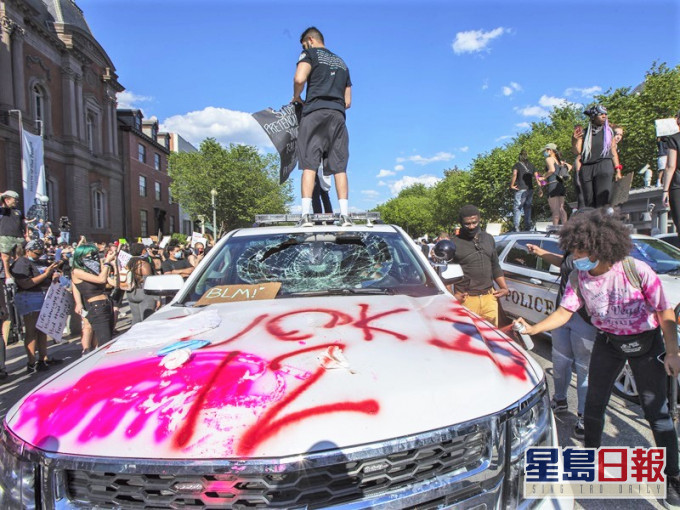 美國各地民眾抗議警察濫用武力的示威衝突已持續多天。AP