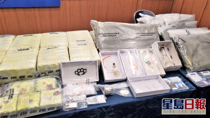 警方上月底拘捕6男1女涉嫌串謀販毒、藏毒、管有偽製文件及管有違禁武器,檢獲毒品市值約1.6億元。資料圖片
