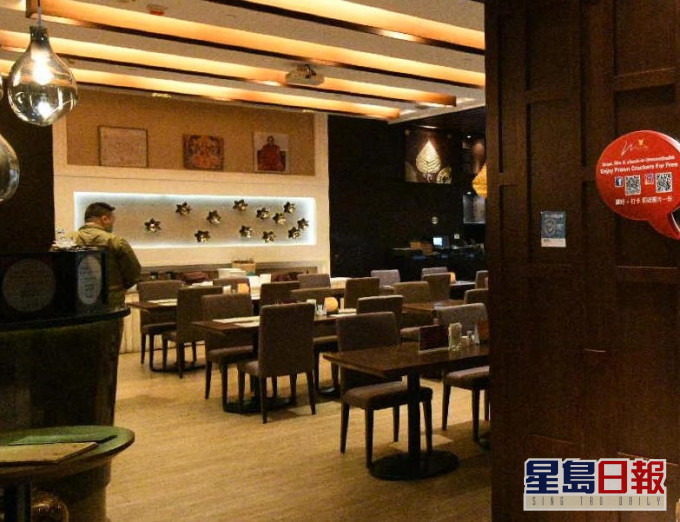 食肆每枱不得坐多過4個人。