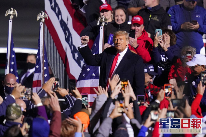 特朗普出席競選大會沒有佩戴口罩。AP圖片