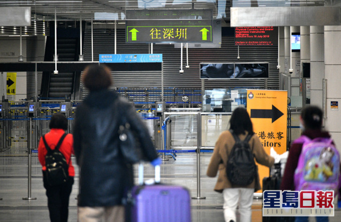 下周一起香港入境廣東須出示鼻咽拭子採樣報告。 資料圖片