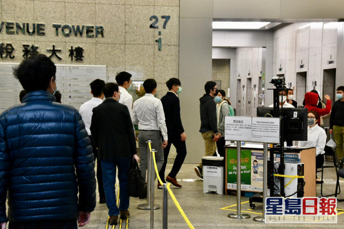 政府明天起有限度服务。资料图片