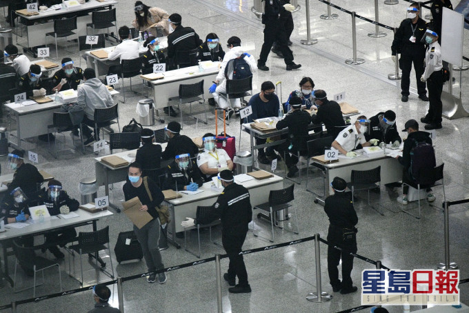 政府安排2班指定航班供滯留港人回港。資料圖片