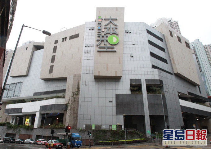中招女文員曾訪「大本型」商場三食肆。資料圖片