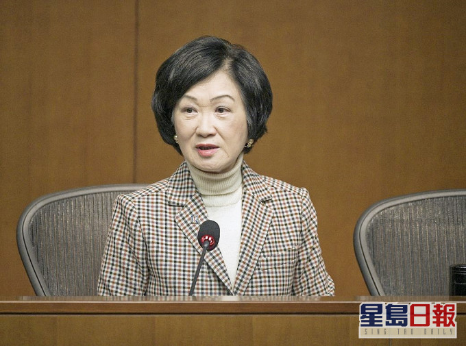 葉劉淑儀指,無理攻擊公務員會打擊士氣。資料圖片