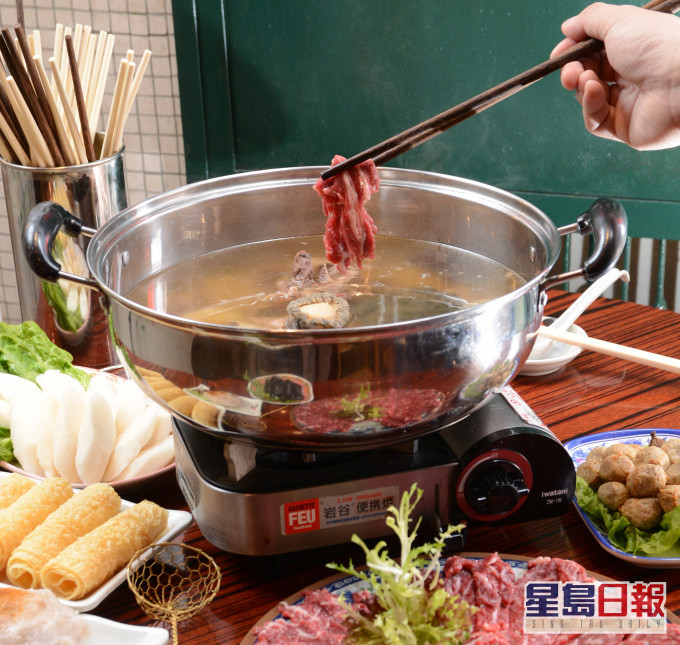 网民不忿友人上门打边炉没有夹钱还食清空雪柜。示意图片