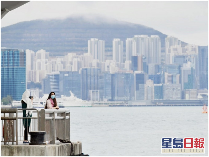 位于吕宋以东海域的低压区正为该区带来不稳定天气,一个热带气旋似乎在形成中。