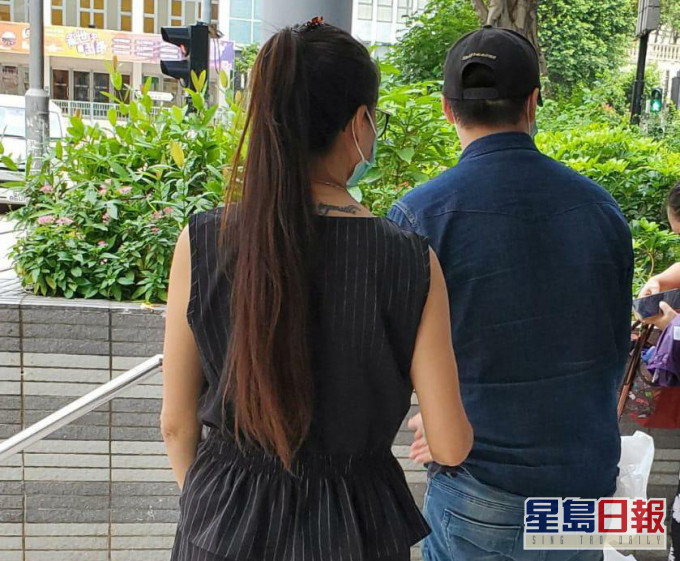 被告鄭俊禧(右)。王尚哲攝