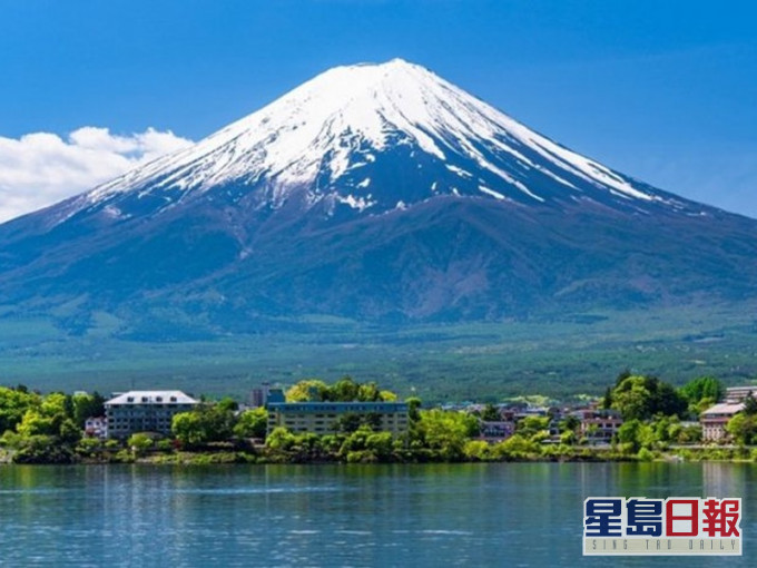 富士山每年均吸引不少人慕名登山。資料圖片
