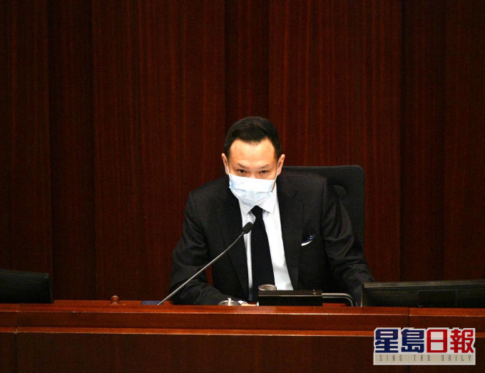 建制派批评郭荣铿越权。