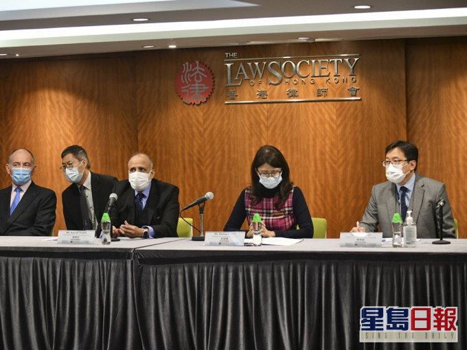 香港律師會早前介入涉違規的黃馮律師行。資料圖片