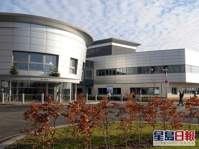 该名婴儿正在北米德尔塞克斯大学医院接受治疗。网图