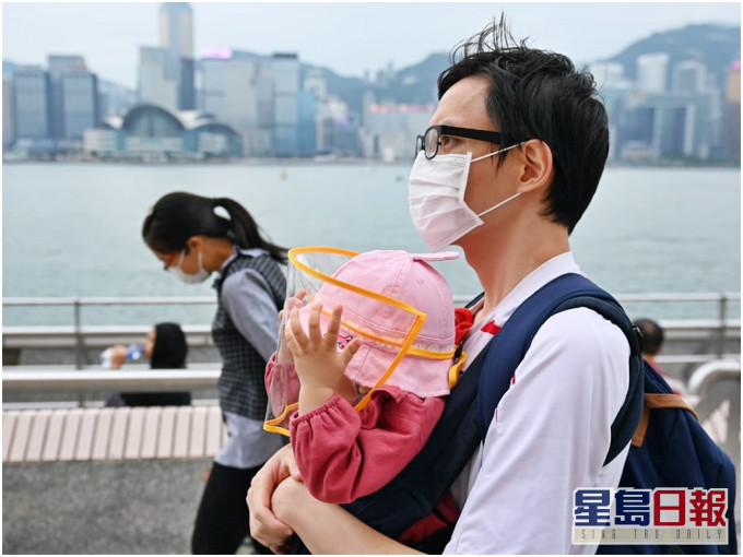 預料一股東北季候風會在下周初抵達廣東沿岸,東風增強,天氣轉涼。資料圖片