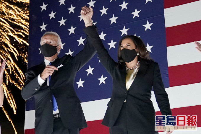 美國民主黨總統候選人拜登及競選搭檔賀錦麗。 AP