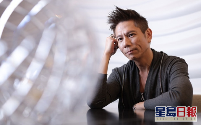 雷有輝自言是家中被寵壞的幼子,多情卻不懂處理關係。