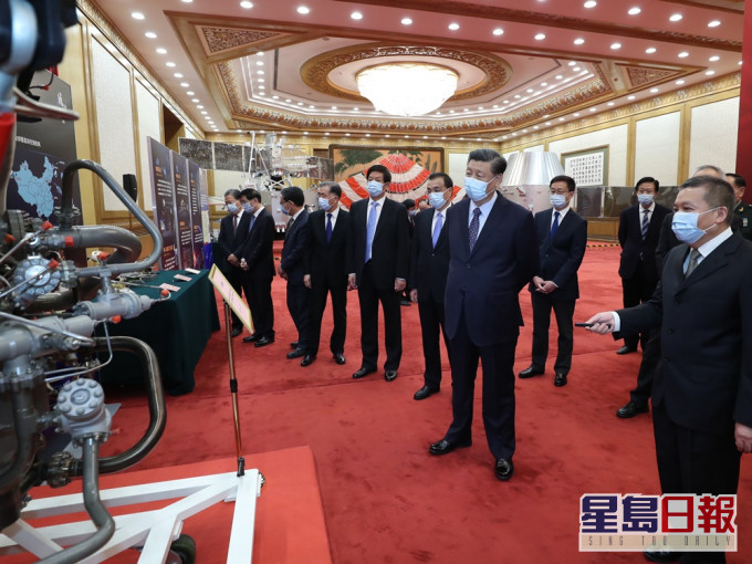 習近平會見探月工程嫦娥五號任務參與人員。新華社圖片