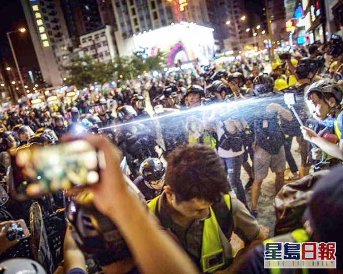 记协重申,假如有穿记者背心人士在现场从事违法活动,记协绝不认同,警方亦有权执法。资料图片
