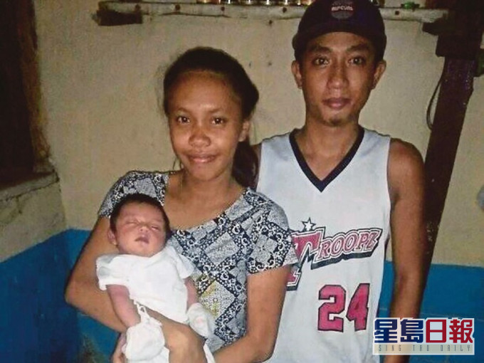 母亲科琳‧塔贝莎与父亲约翰‧图帕斯为女儿取名Covid Marie。网图