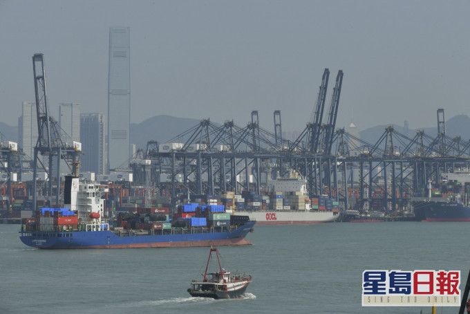 香港企業於內地設公司進行物流等業務可申請豁免強制檢疫。 資料圖片