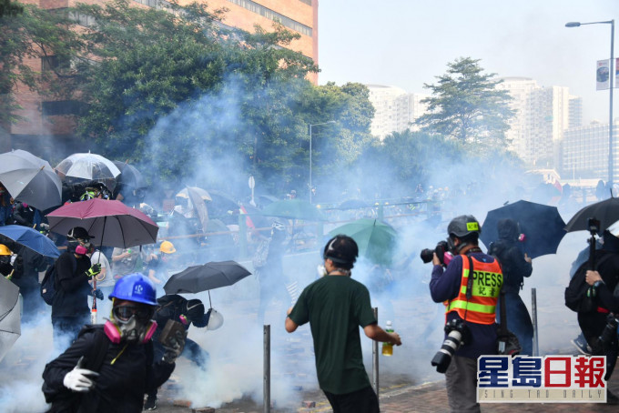去年11月中旬理工大學附近連日爆發衝突。資料圖片