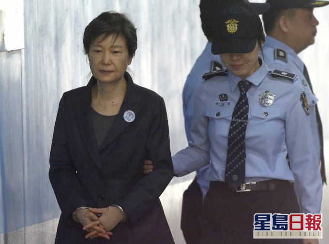 朴槿惠身处的监狱有一名狱警确诊新冠肺炎。AP资料图片