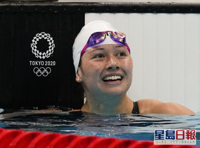 何詩蓓在女子100米自由泳決賽中奪得銀牌。AP