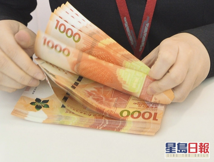 網民抱怨,陌生人入錯錢,還要抱住理所當然的態度。示意圖片