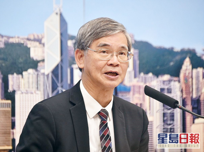 羅致光指,將於本月中諮詢立法會人力事務委員會的意見。資料圖片