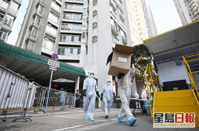 政府指麗港城執法行動已於11時半完結。