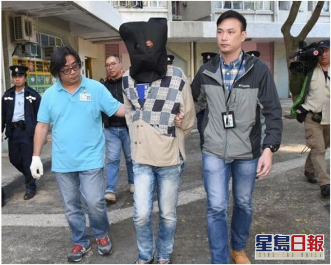 被告在案发后被押返现场调查。资料图片