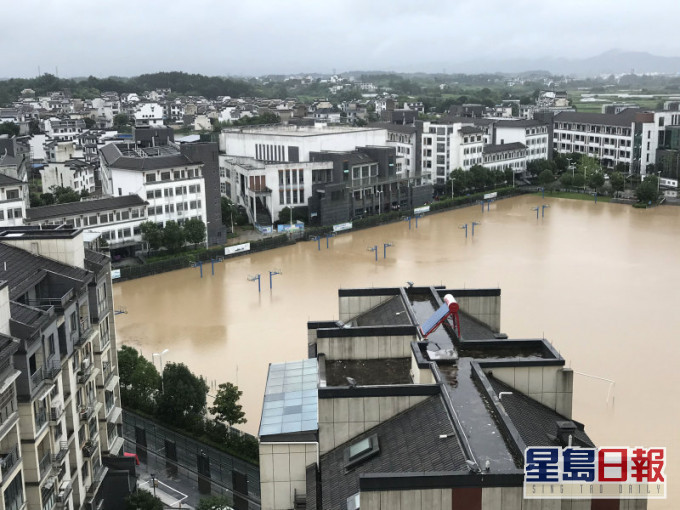 安徽歙县遭遇特大洪涝灾害。(新华社图片)
