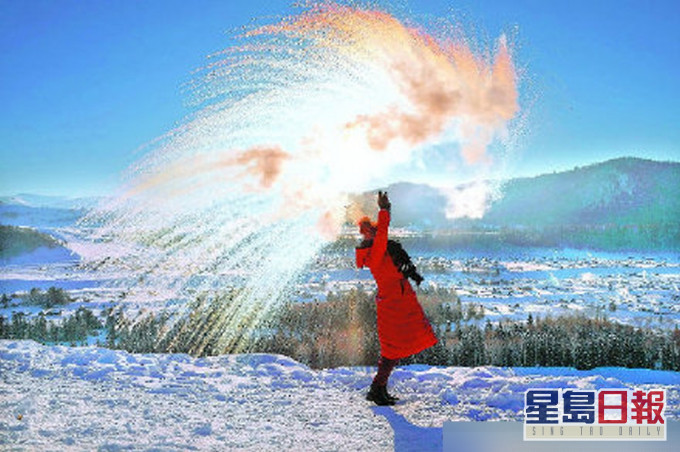 多地市民发起泼水成冰挑战活动。