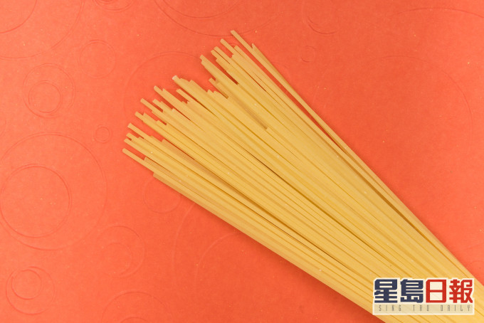 全部35款乾意粉都驗出異物。網圖