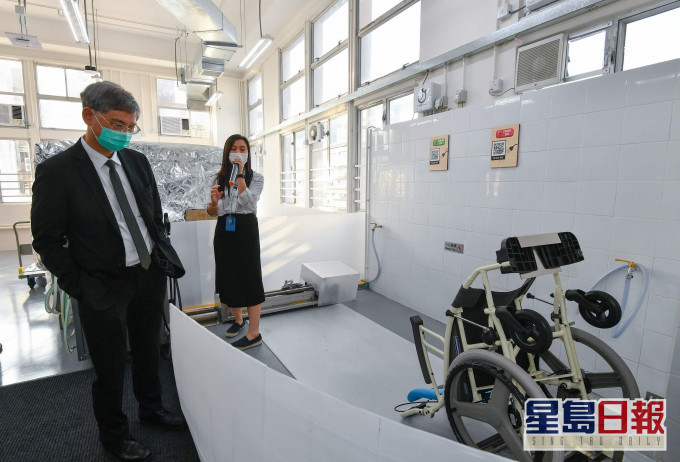 羅致光參觀位於火炭的樂齡科技清潔及保養服務中心。羅致光網誌