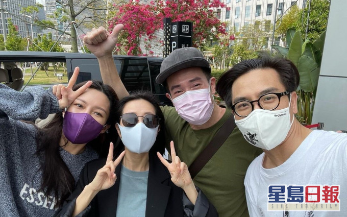 張曦雯、陳豪、唐詩詠及馬國明完成隔離,興奮出關。