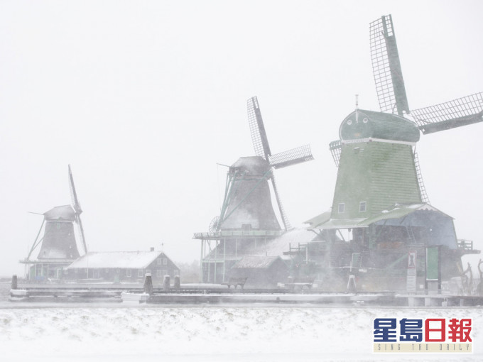 逾10年來首遇暴風雪,荷蘭進入紅色緊急狀態。AP圖片