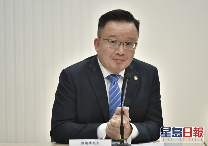 律師陳曉峰形容《私隱條例》屬無牙老虎,應賦予私隱專員更多執法權力。資料圖片