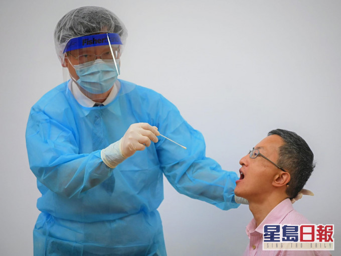 普及社区检测计画将在下周二展开,市民今早7时起可在网上预约检测。