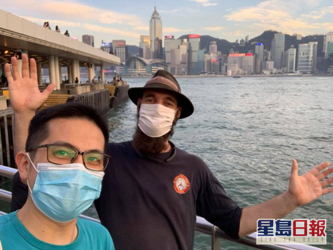 陈智远带Thor游香江。