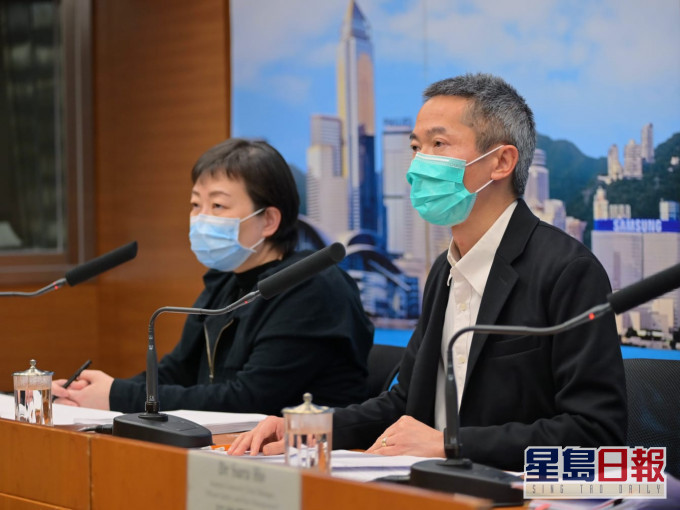黃加慶(右)
