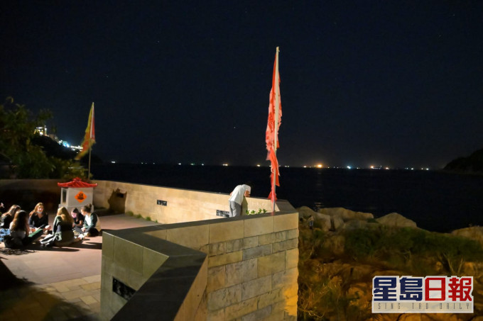 赤柱人潮入夜後仍然不絕