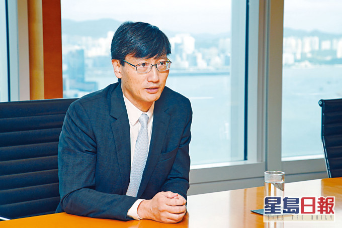 恒基韓家輝指,本港樓市一向都以剛性需求為主,預期年內樓價平穩發展。