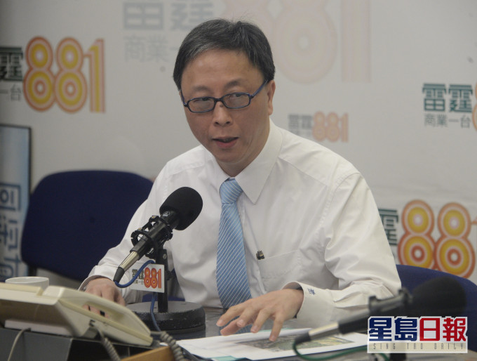 何栢良提醒醫護人員在運送懷疑或確診患者時,要做好感染控制措施。資料圖片