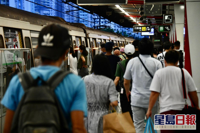 手機應用程式便會將乘客的車程紀錄自動計算為減少的碳排放量。資料圖片