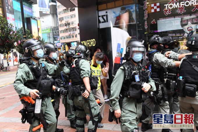 警方在示威衝突現場。資料圖片