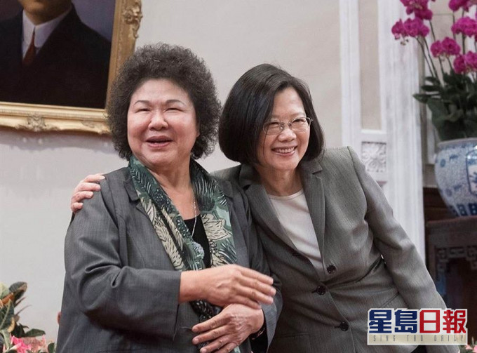 陈菊宣布,周三后不再续任总统府秘书长。网图
