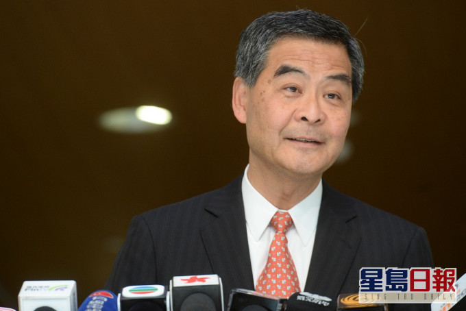 梁振英向傳媒表示沿用現時選舉制度或有外國傀儡入治港班子。資料圖片