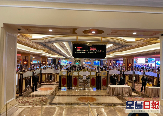 有內地旅客前往澳門的賭場賭博。網上圖片